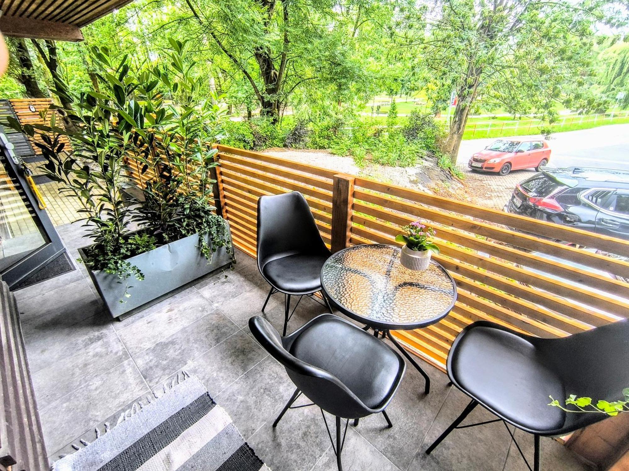 Park Borik 4You & Free Parking ชิลินา ภายนอก รูปภาพ
